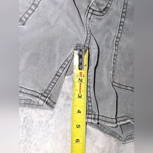 Free People Cargo Type Gray Denim Women's Shorts Size 26, 4"‎ Inseam Distressed - Picture 8 of 8